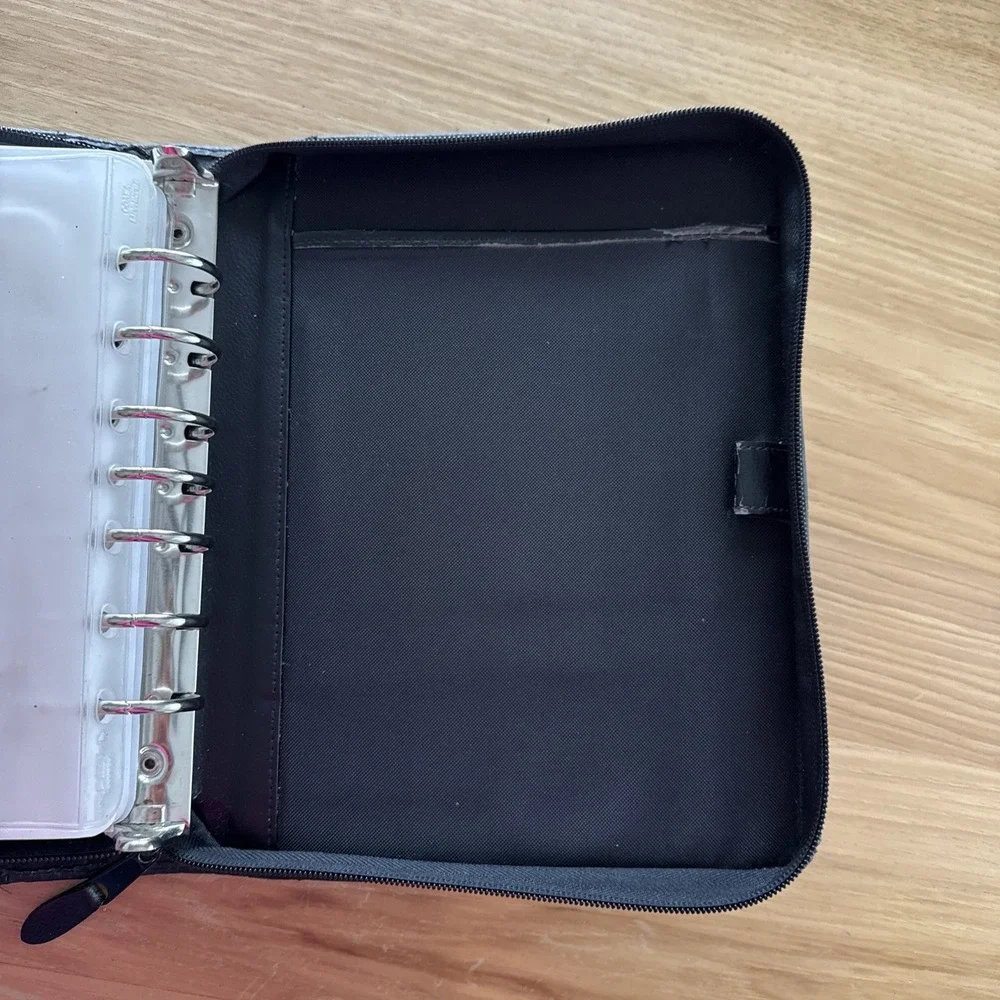 FRANKLIN COVEY Planner Binder Leather 7 Ring Black Zip Closure 10